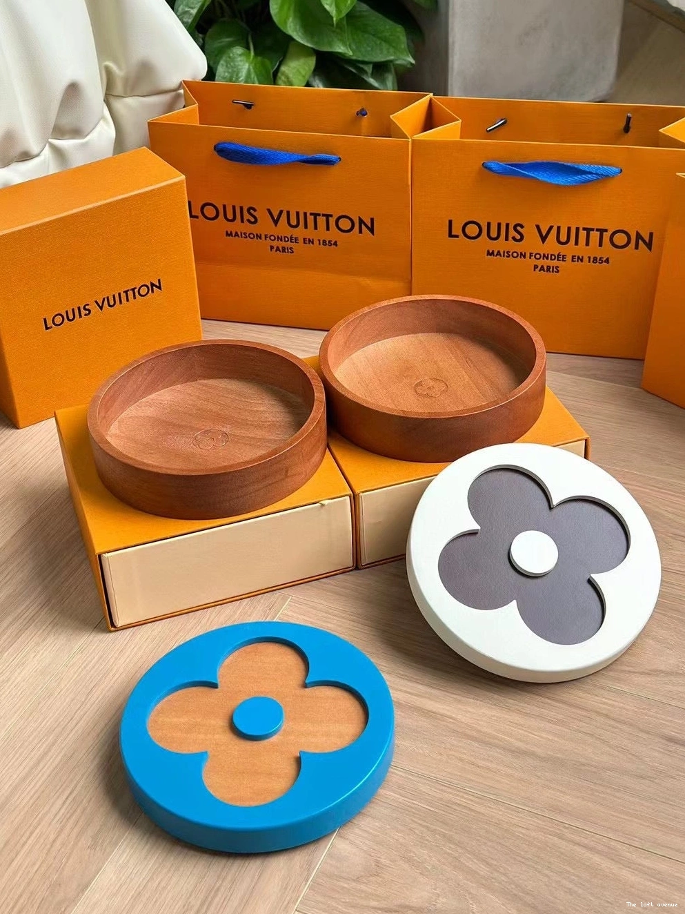 BOX CUSTOM LV FLOWER 0805